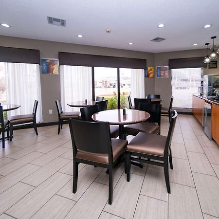 פרל Best Western Airport Inn מראה חיצוני תמונה